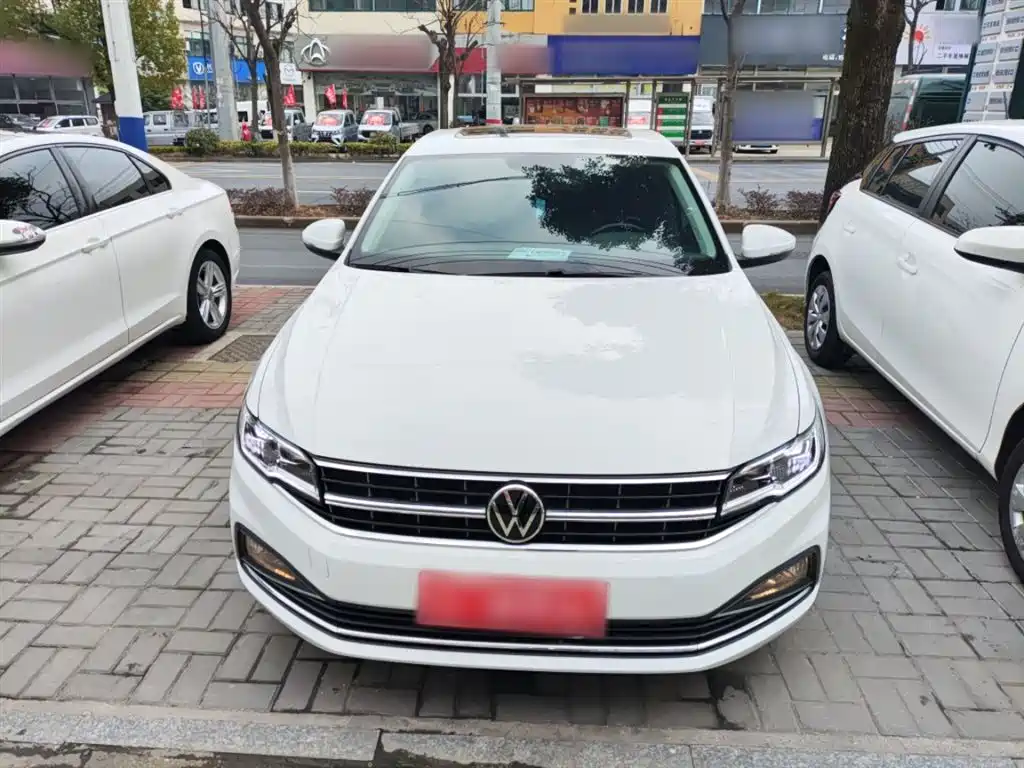 Bora 1.5 L Auto Comfort Connected