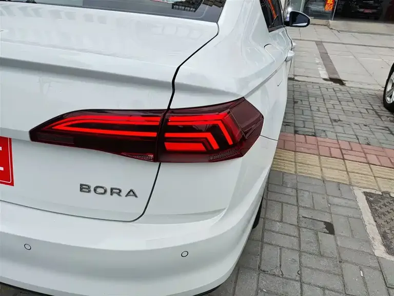 Volkswagen Bora 1.5 L Auto Comfort Connected