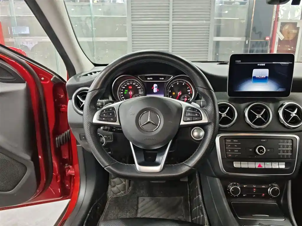 Mercedes-Benz GLA GLA 200 Dynamic