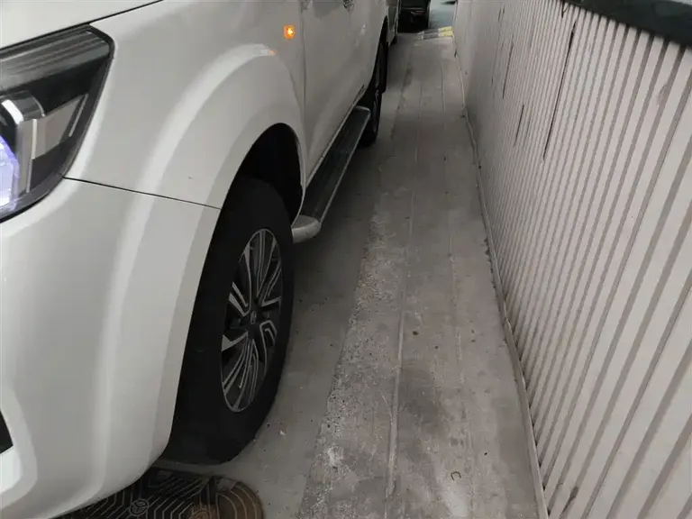 Nissan Terra 2.5 L XL Upper Auto 2 WD Luxury