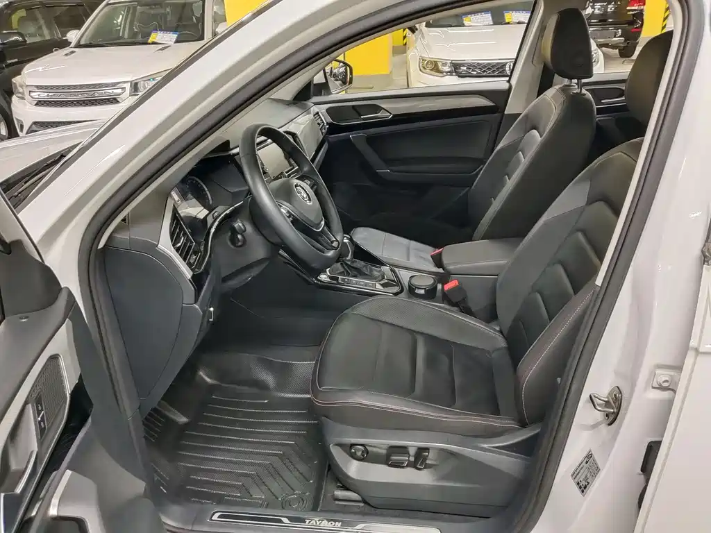 Tayron 330 TSI 2 WD Luxury CN-VI