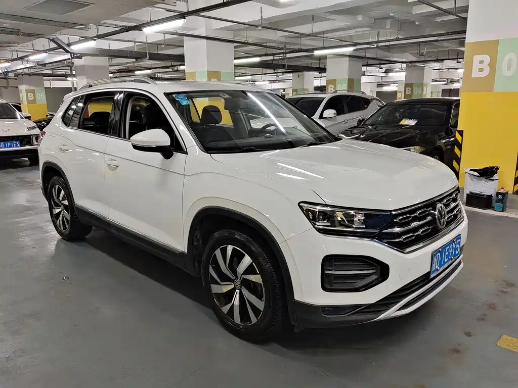 Tayron 330 TSI 2 WD Luxury CN-VI