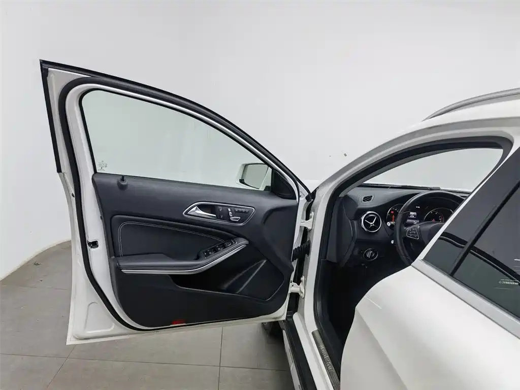 Mercedes-Benz GLA GLA 200 Fashion