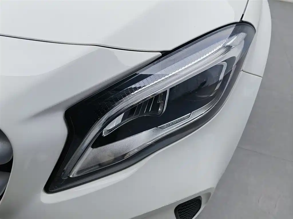 Mercedes-Benz GLA GLA 200 Fashion