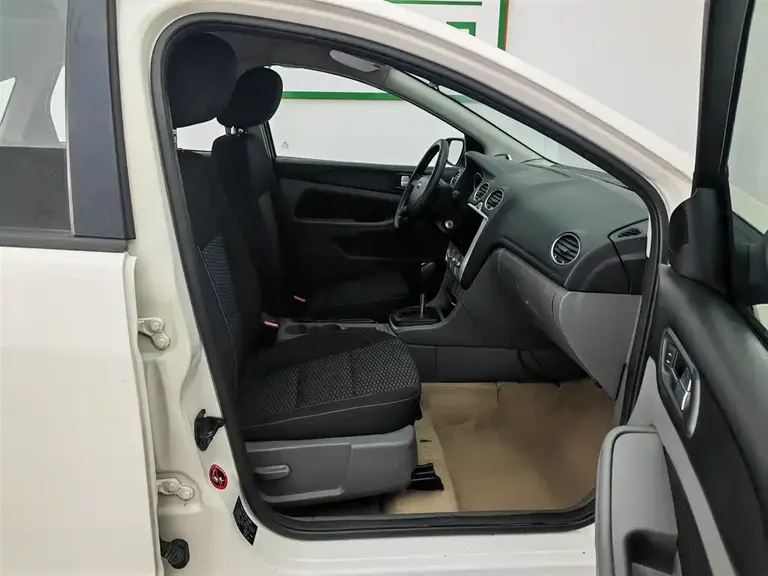 Ford Focus Hatchback Classic 1.8 L Auto Basic