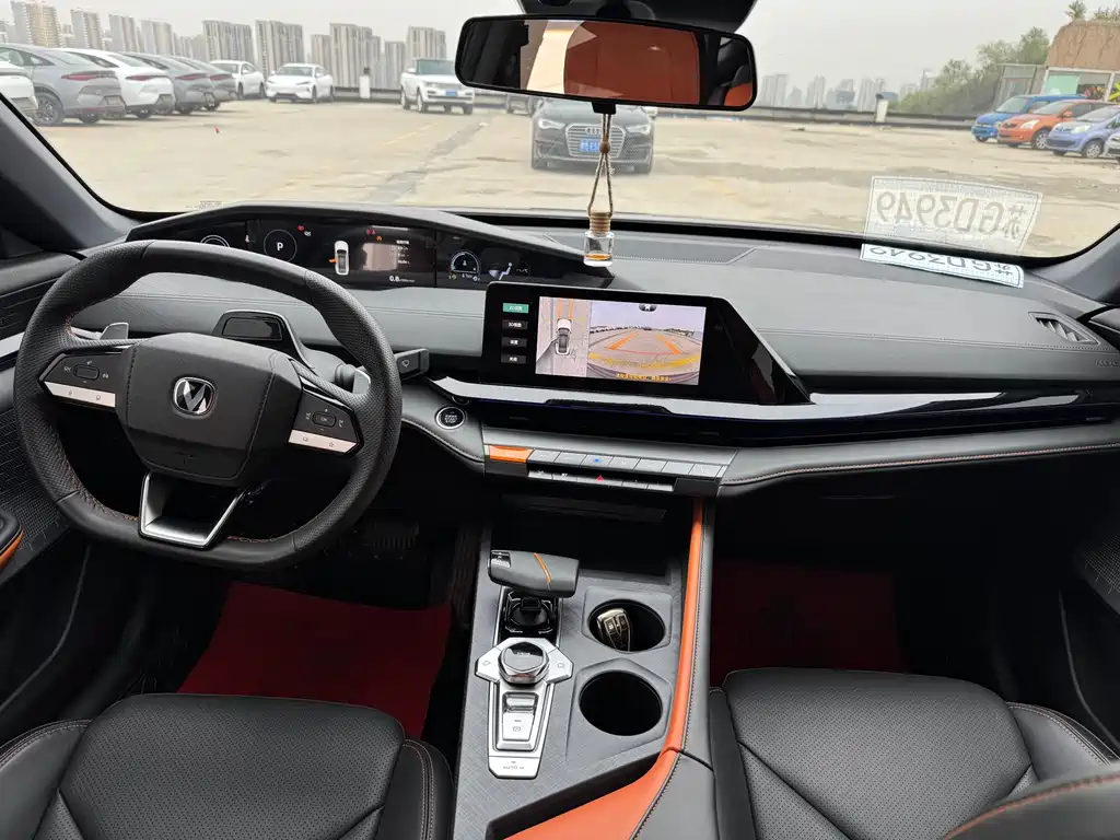 Changan UNI-V 1.5 T Distinguished