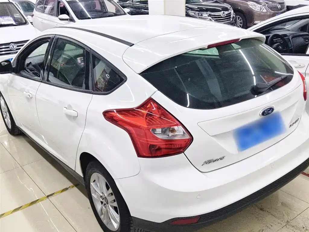 Focus Hatchback 1.6 L Auto Comfort