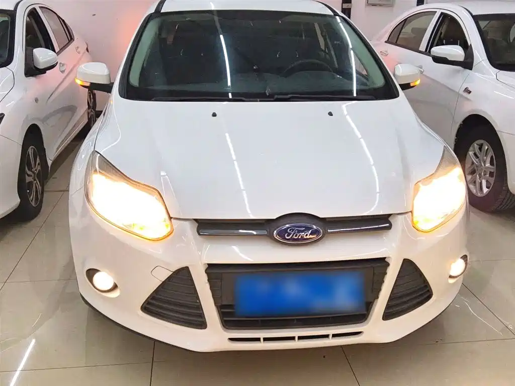 Focus Hatchback 1.6 L Auto Comfort