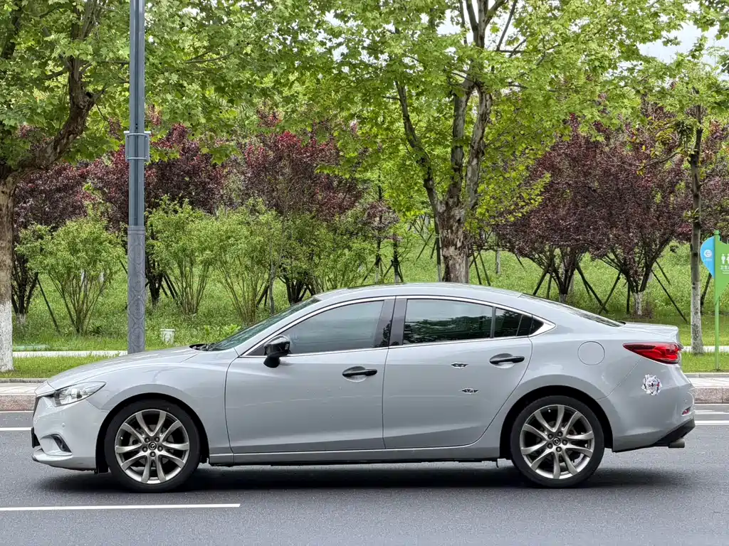 Atenza 2.5 L Blue Sky Sport
