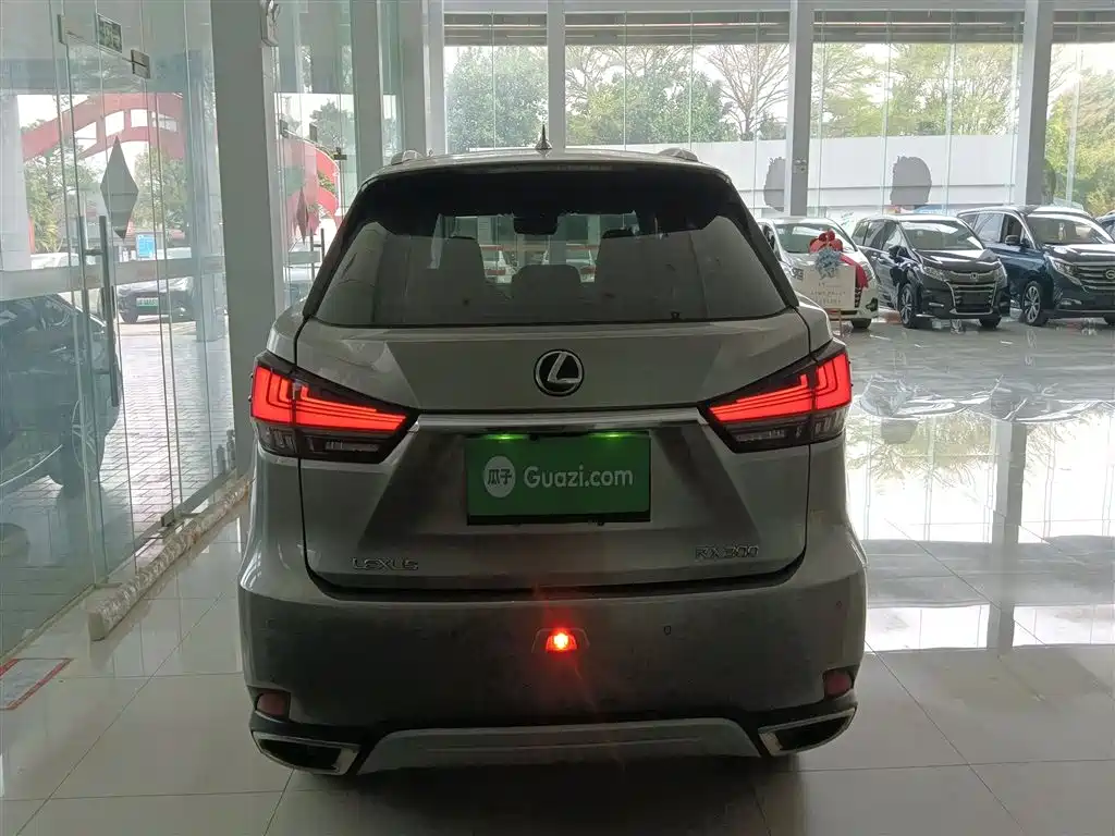 Lexus RX Facelift 300 2 WD Elite