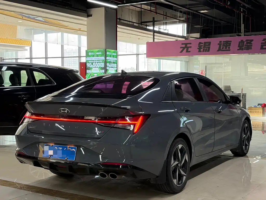 Elantra 240 TGDi DCT LUX Distinguished
