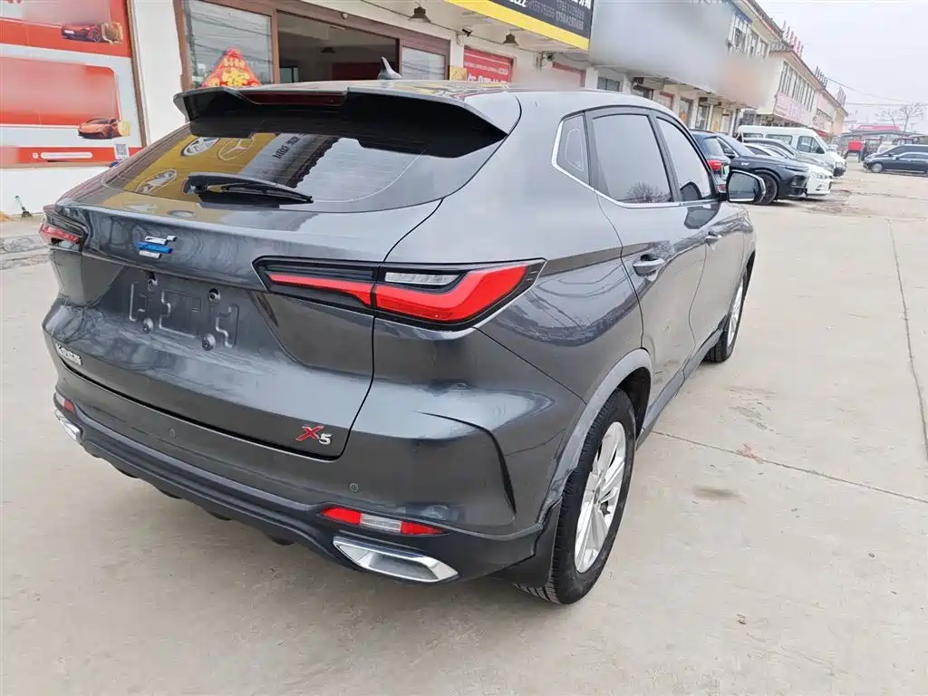 Changan Oshan X5 1.6 L CVT Distinguished