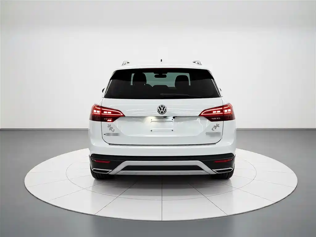 Tayron 330 TSI 2 WD Luxury CN-V