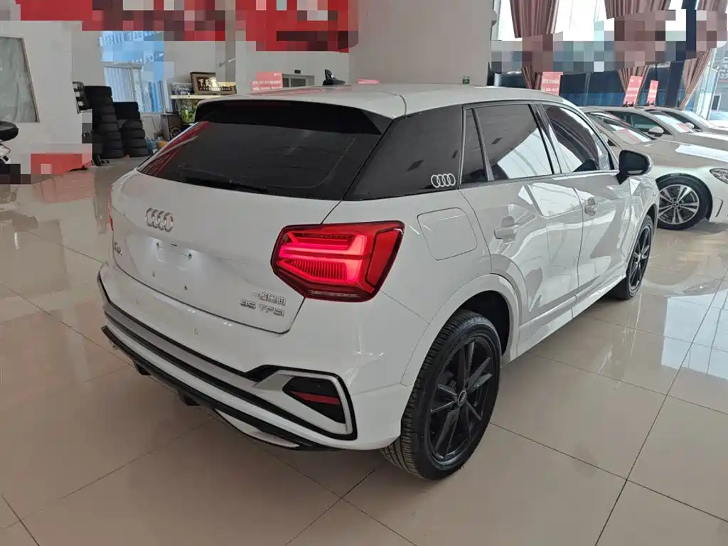 Audi Q2 L 35 TFSI Progressive Dynamic