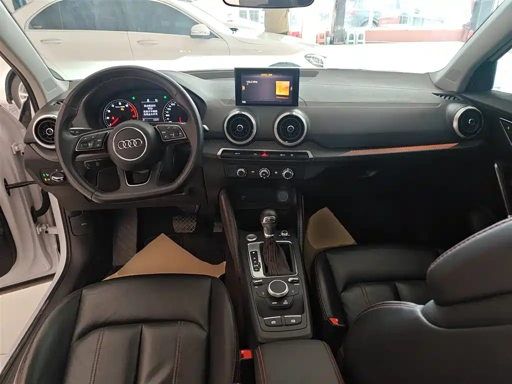 Audi Q2 L 35 TFSI Progressive Dynamic