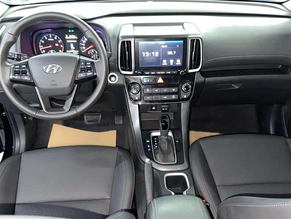 Hyundai ix35 2.0 L Auto 2 WD Brave · Smooth Enjoyment