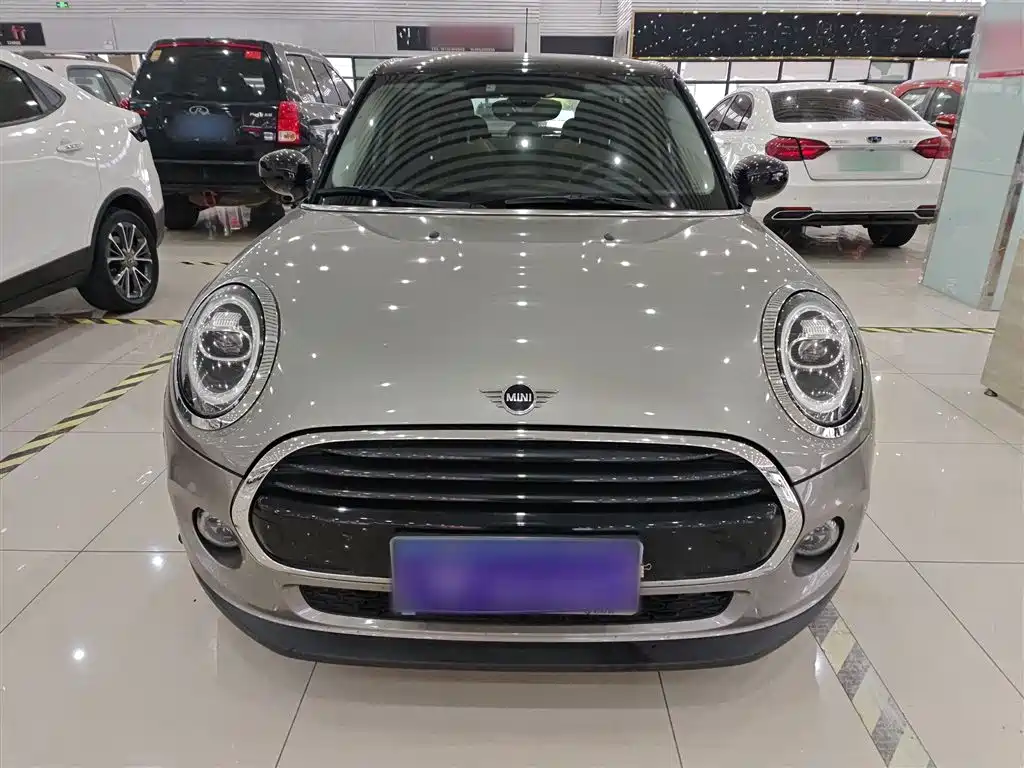 MINI 1.5 T COOPER Artist 5-door