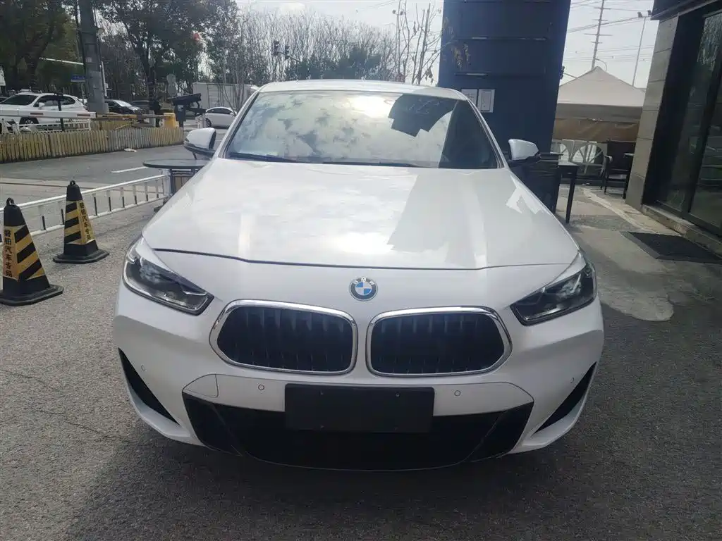 BMW X2 sDrive25 i Premium M Sport Package