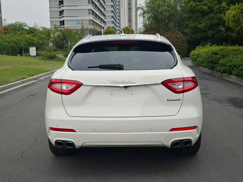 Levante 3.0 T Standard
