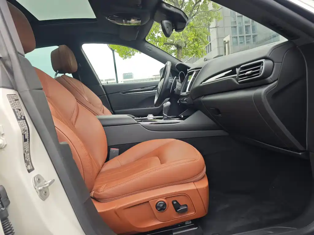 Levante 3.0 T Standard