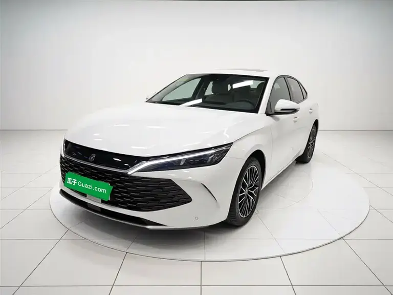 BYD Qin L DM-i 120 KM Outstanding