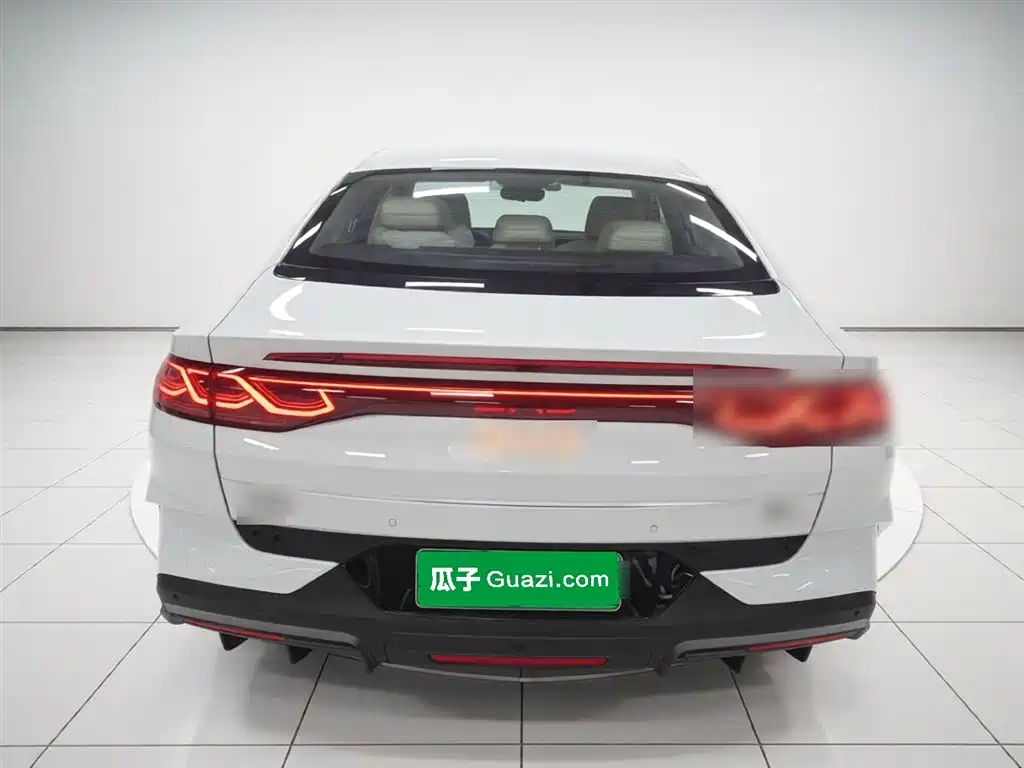 Qin L DM-i 120 KM Outstanding