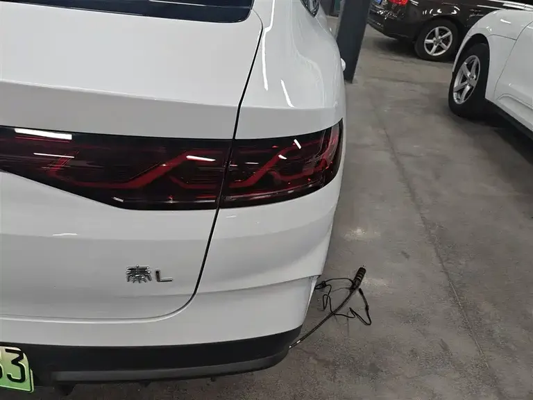 BYD Qin L DM-i 120 KM Outstanding