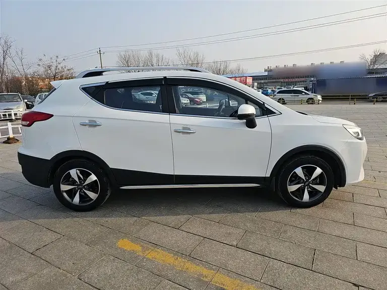 JAC Refine S3 1.6 L CVT Luxury Smart
