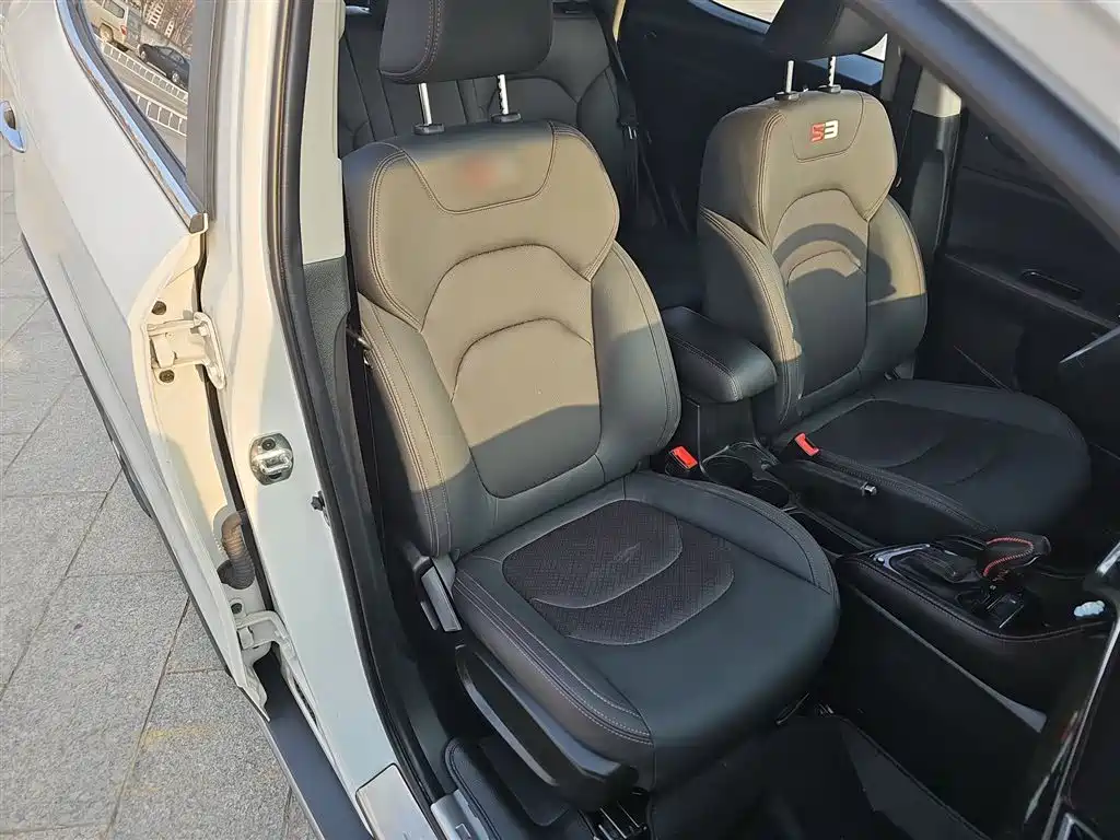 Refine S3 1.6 L CVT Luxury Smart