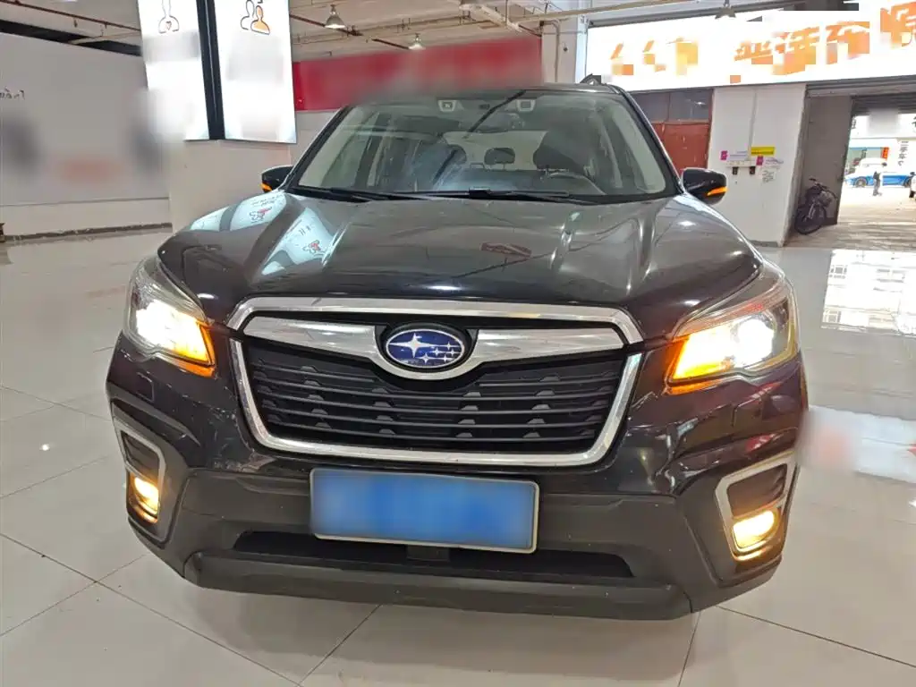 Forester 2.0 i Luxury EyeSight