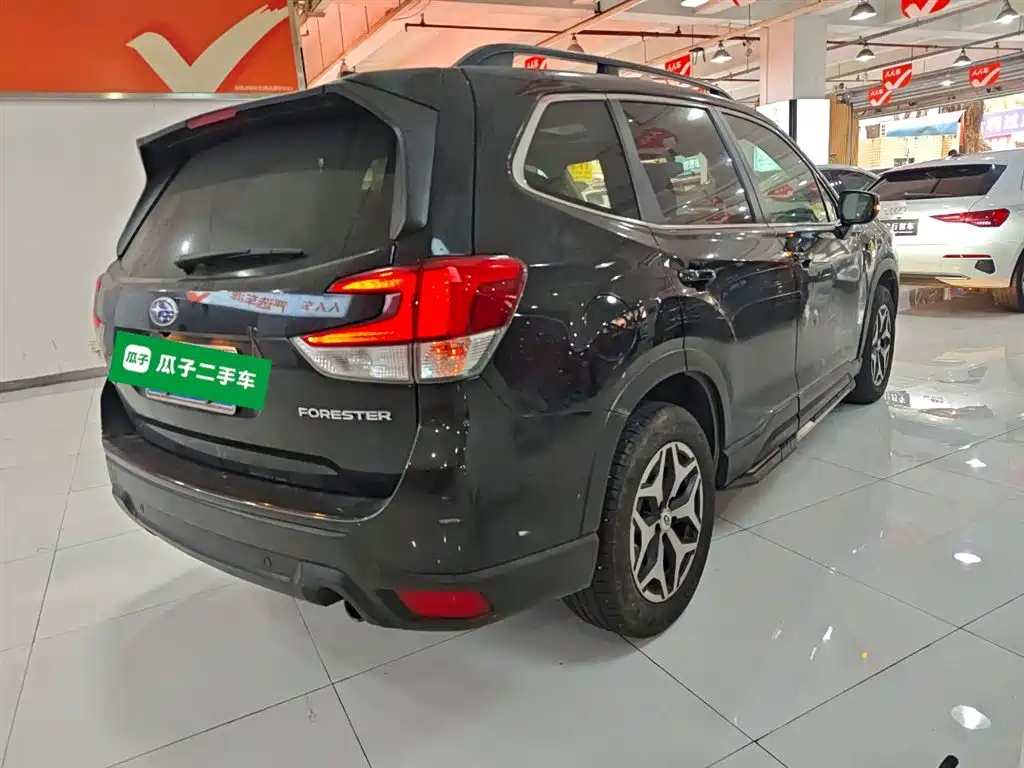 Forester 2.0 i Luxury EyeSight