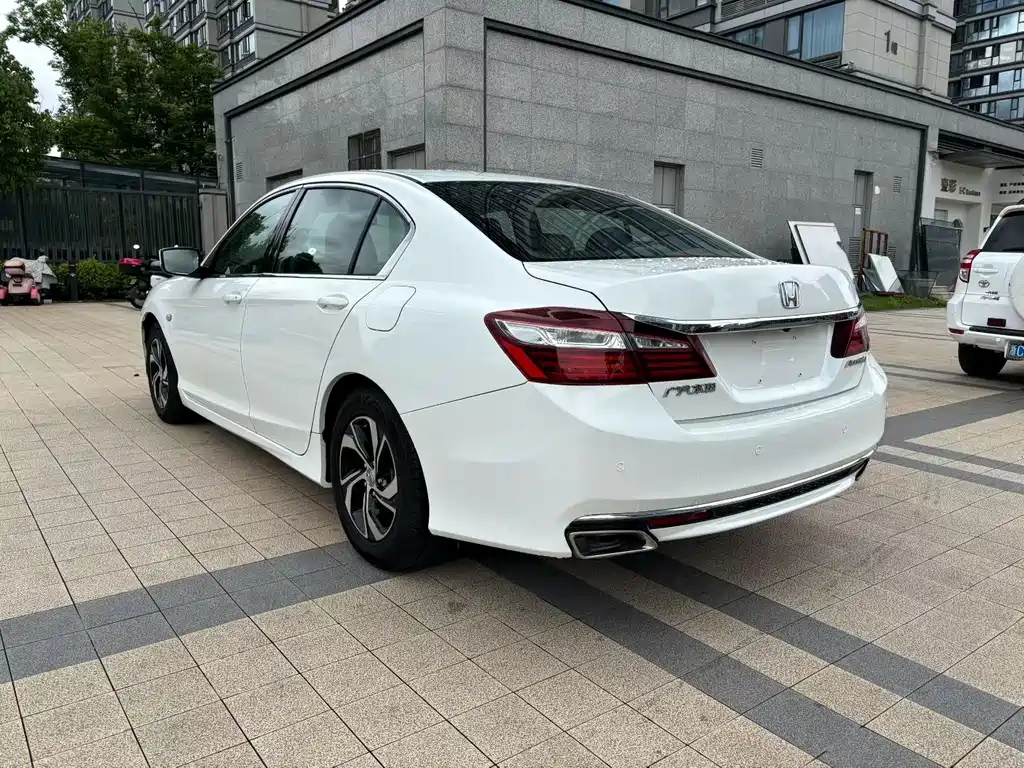 Accord 2.0 L Comfort