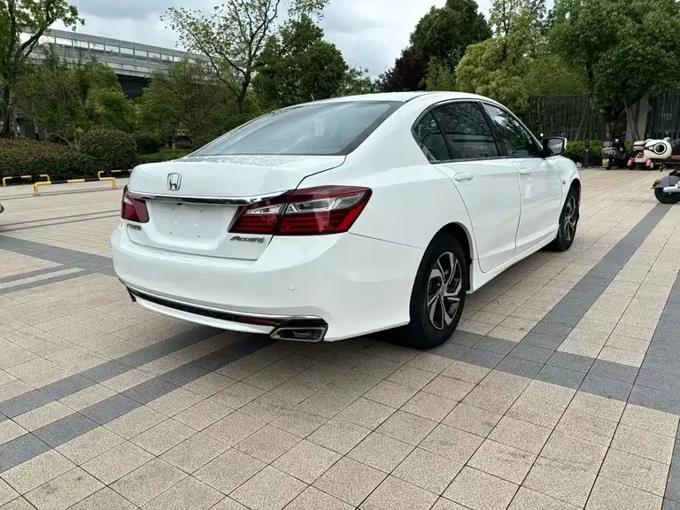 Honda Accord 2.0 L Comfort