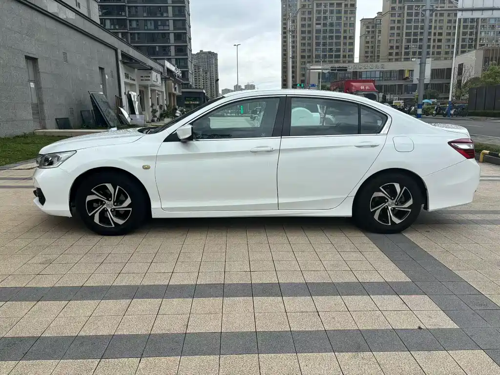 Accord 2.0 L Comfort