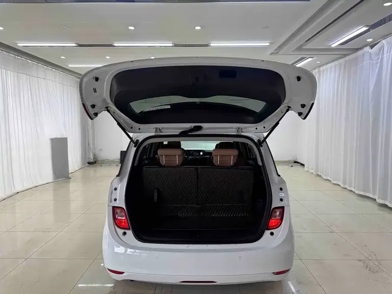 Buick GL6 323 T Light Hybrid Connected Luxury