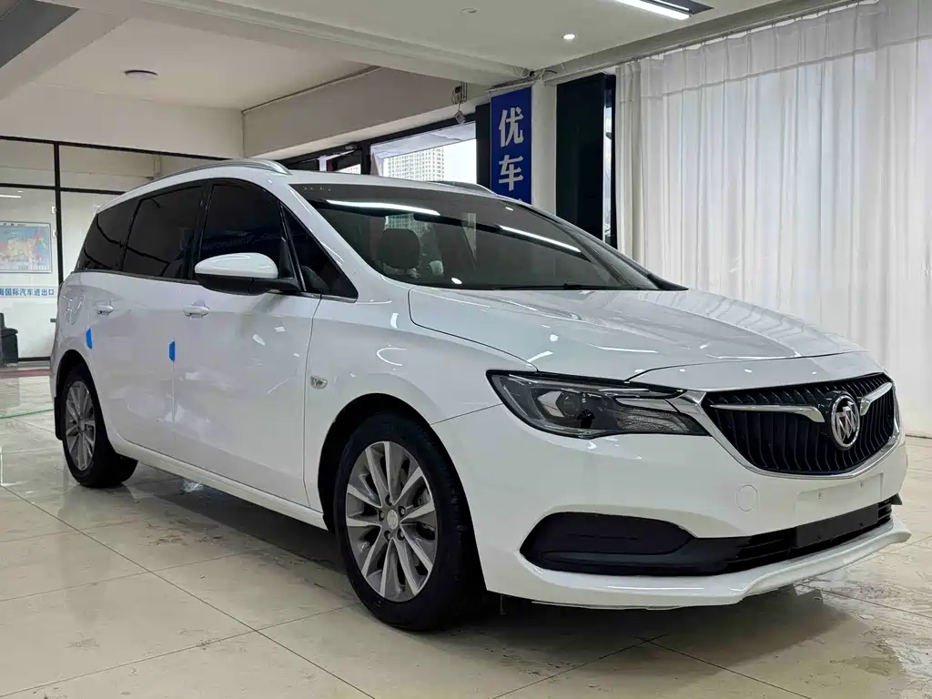 Buick GL6 323 T Light Hybrid Connected Luxury