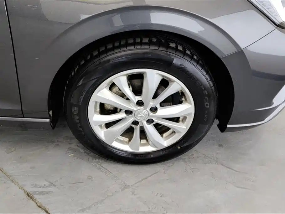 Eado PLUS 1.6 L GDI Manual Elite