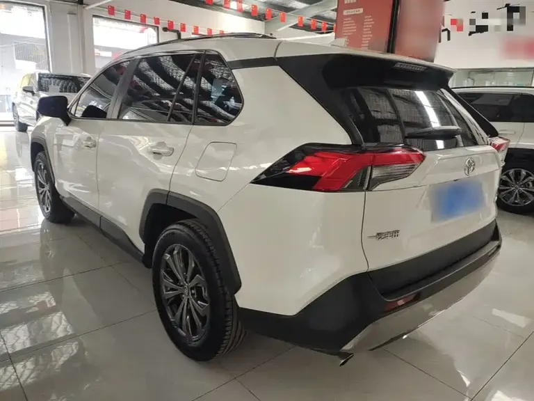 Toyota RAV4 2.0 L CVT 2 WD Style Plus