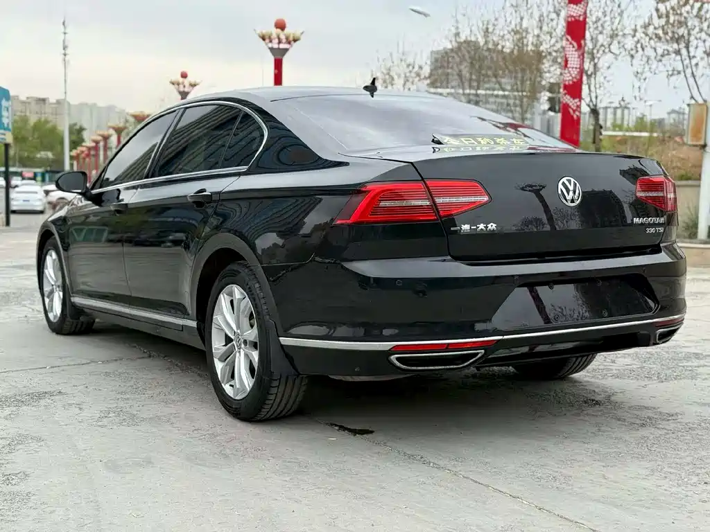 Magotan 330 TSI DSG Luxury CN-VI