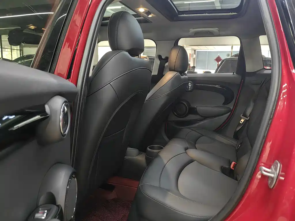 MINI 1.5 T COOPER Classic 5-door