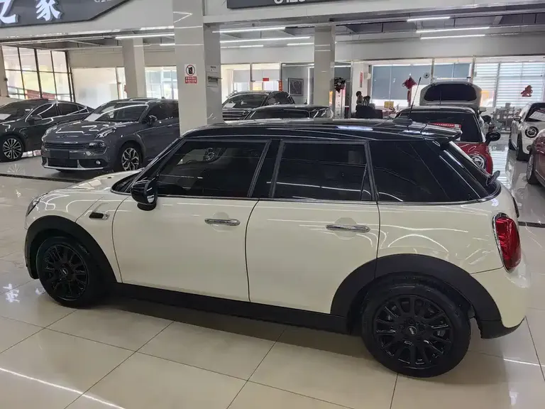 MINI 1.5 T COOPER Classic 5-door