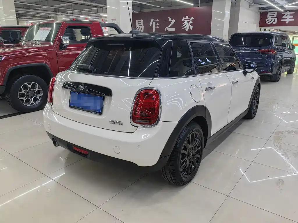 MINI 1.5 T COOPER Classic 5-door
