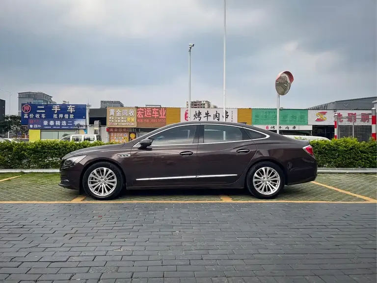 Buick LaCrosse 28 T Luxury