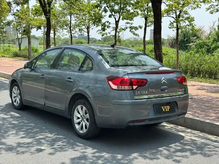 Citroën C-Quatre 世嘉 2009款 三厢 1.6 L 自动舒适型