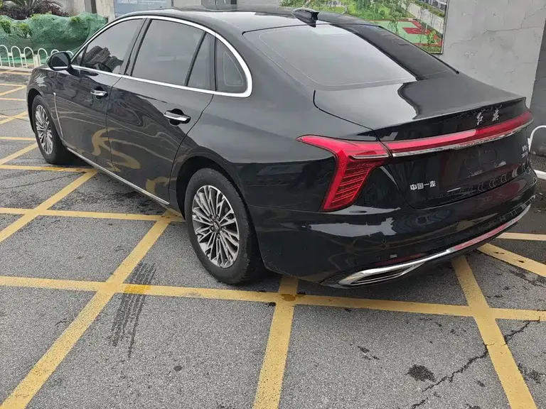 Hongqi H5 1.5 T DCT Connected Flagship Joy