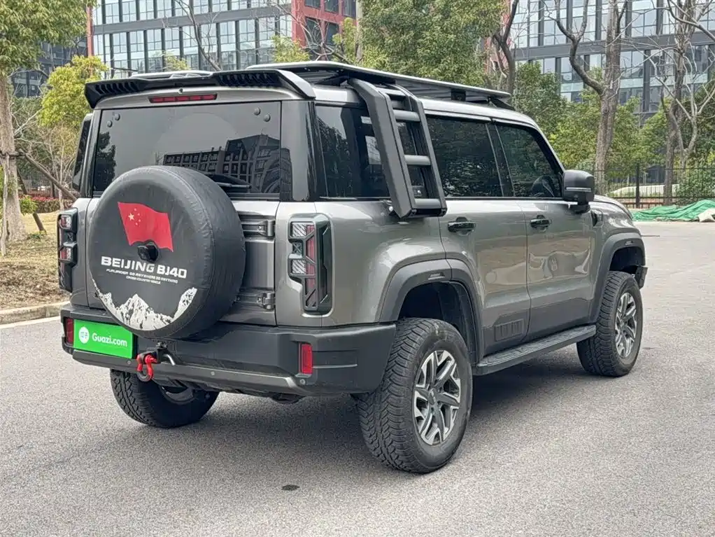 BAIC BJ40 2.0 T New Blade Hero Climbing