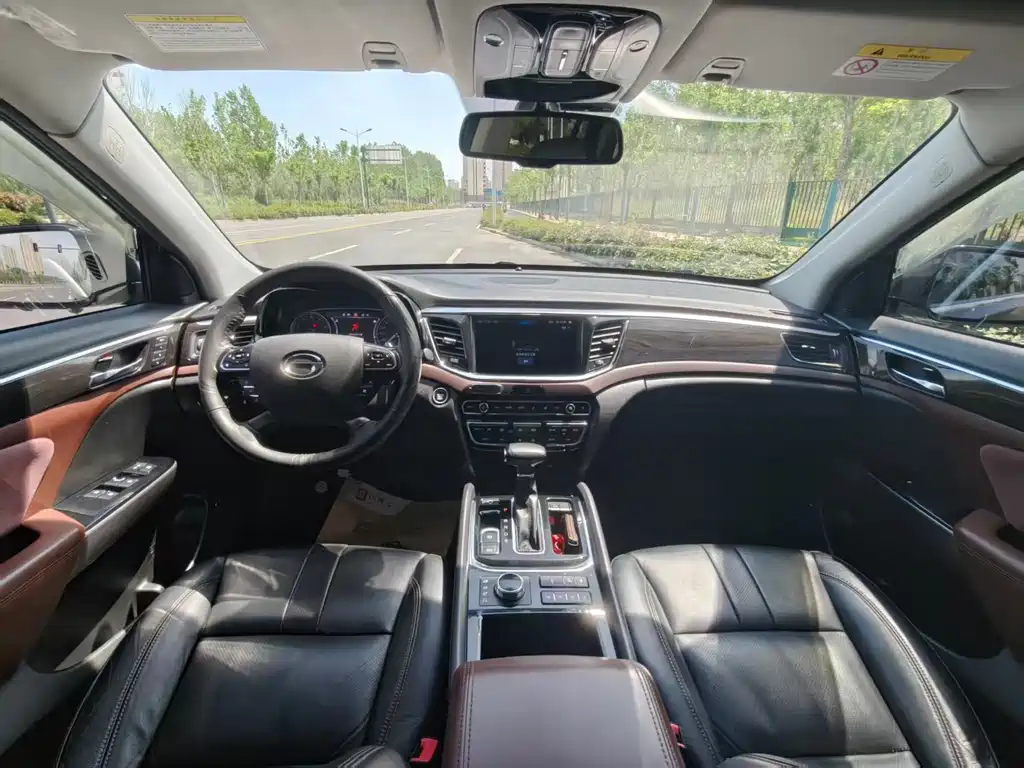 GAC Trumpchi GS8 传祺GS8 2017款 320 T 四驱至尊版（七座）