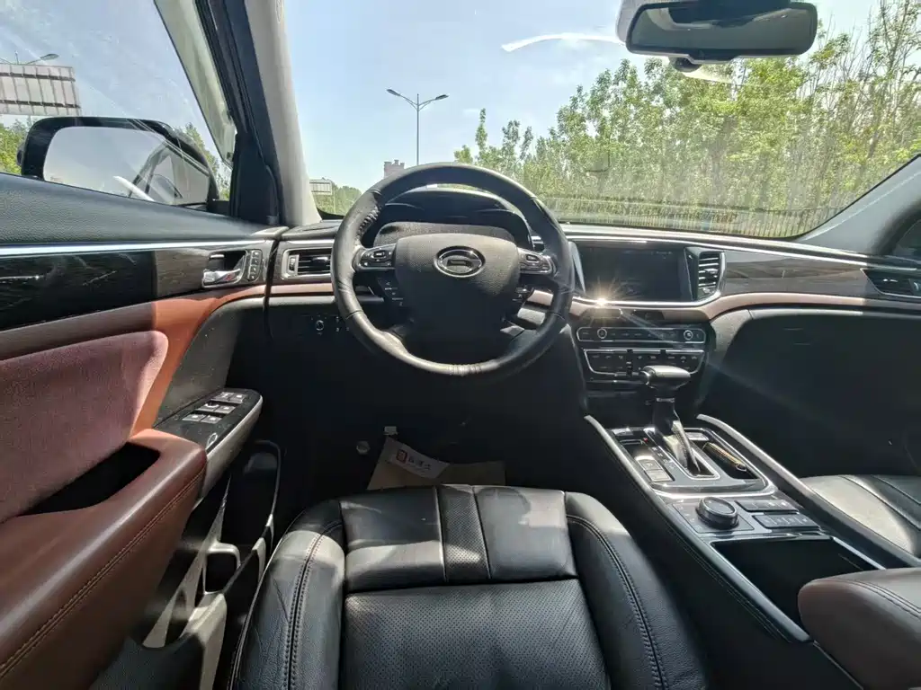 GAC Trumpchi GS8 传祺GS8 2017款 320 T 四驱至尊版（七座）
