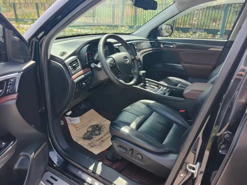 GAC Trumpchi GS8 传祺GS8 2017款 320 T 四驱至尊版（七座）