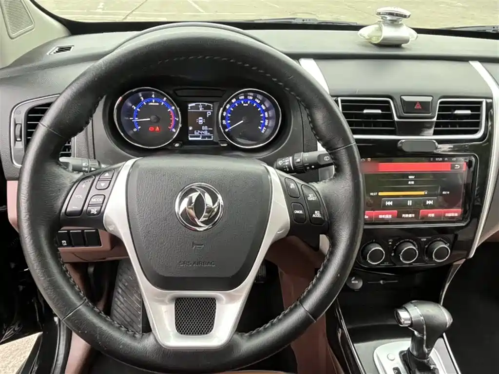 Fengxing SX6 1.6 L CVT Luxury